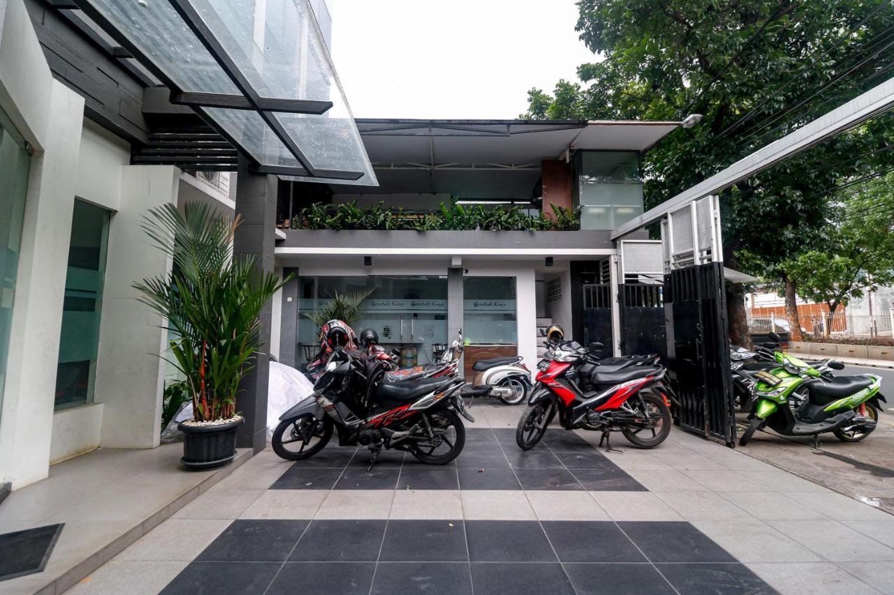 Reddoorz Near Kebon Jeruk Джакарта Екстер'єр фото